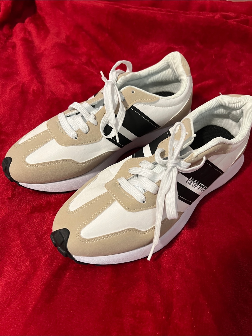Nautica White, Beige & Black Men's Runner Sneakers
